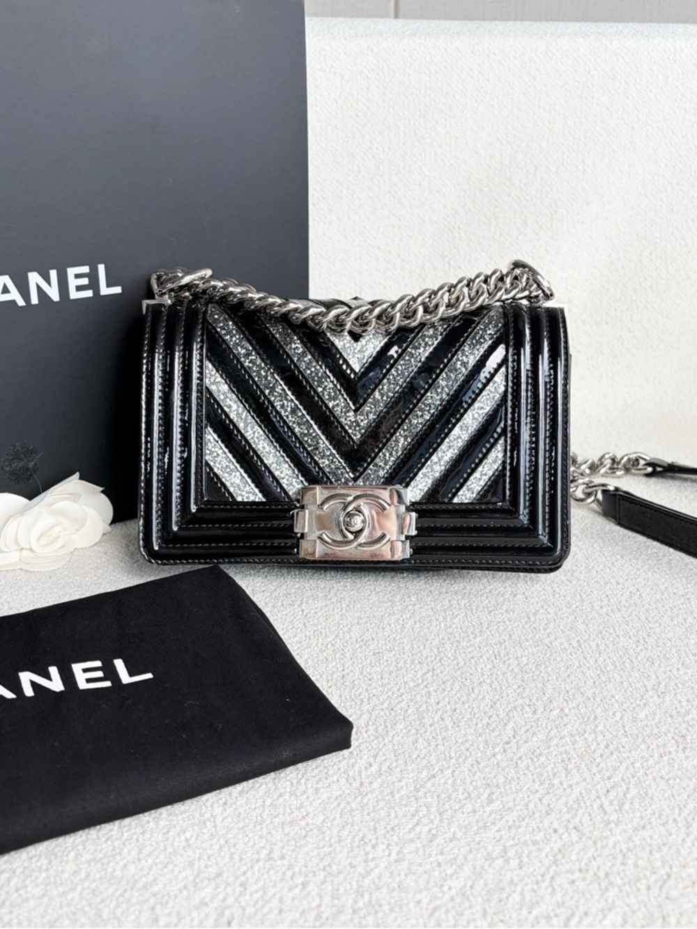 Chanel | Leboy Small Sequin Patent Chevron Black Silver | Excellent Condition
